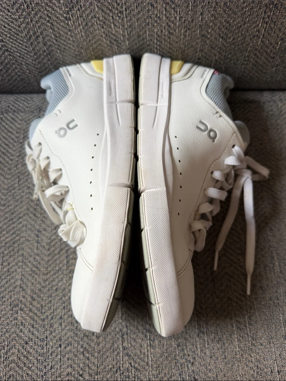 On Clouds THE ROGER Advantage Women’s Tennis Sneaker Size: 9